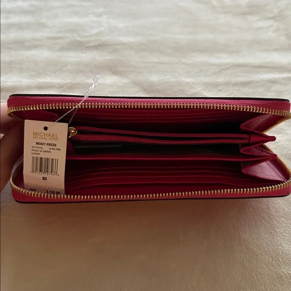Michael Kors Vibrant pink Wallet - Picture 6 of 6